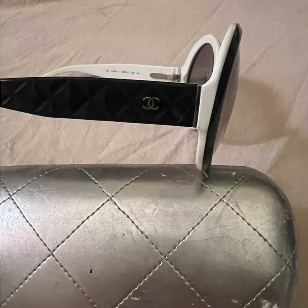 Chanel Classic 5120 Sunglasses - Picture 6 of 10